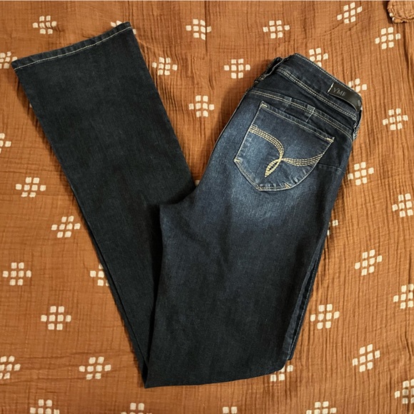 Dark Flare Jeans - 11 - Picture 2 of 4